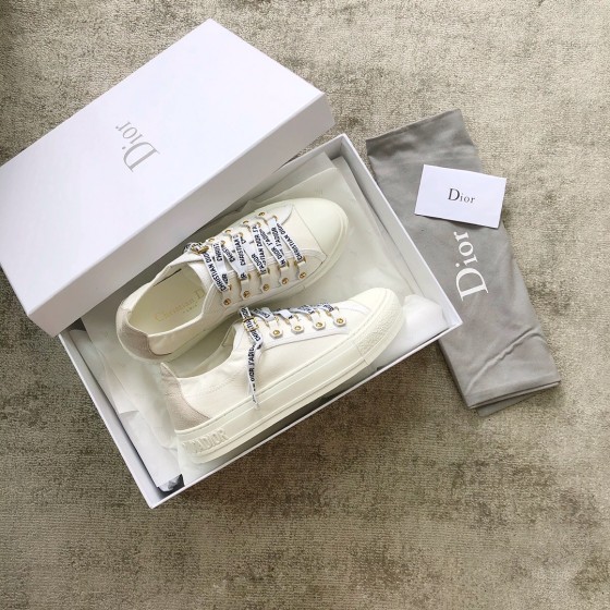 DIOR alphabet shoes white Water-dyed sheepskin lining Private moulded outsole Private moulded brass buckle