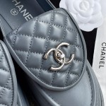 CHANEL a little retro with a flip-flop design through the dye leather sole