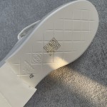 CHANEL a little retro with a flip-flop design through the dye leather sole