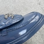 CHANEL a little retro with a flip-flop design through the dye leather sole