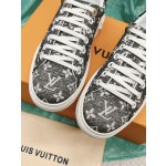 Louis Vuitton x Yayoi Kusama cooperation model classic white shoes 𝐓𝐢𝐦𝐞 𝐨𝐮𝐭 wave point sneakers