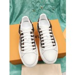 Louis Vuitton's new letter rhinestone white shoes series is new🆕