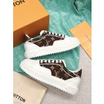 Louis Vuitton's new letter rhinestone white shoes series is new🆕