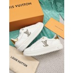 Louis Vuitton's new letter rhinestone white shoes series is new🆕