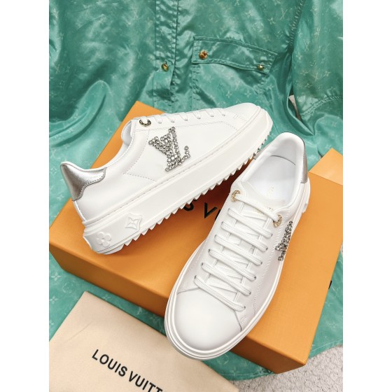 Louis Vuitton's new letter rhinestone white shoes series is new🆕