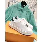 Louis Vuitton's new letter rhinestone white shoes series is new🆕