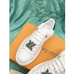 Louis Vuitton's new letter rhinestone white shoes series is new🆕