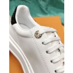 Louis Vuitton's new letter rhinestone white shoes series is new🆕