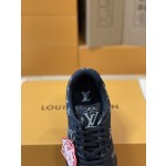 Louis Vuitton Trainer sneakers style 1A9IPL