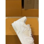 Louis Vuitton Trainer sneakers couple style 1A9IF5