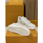 Louis Vuitton Trainer Sneakers Couple Model LD 0727