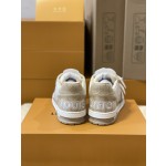 Louis Vuitton Trainer sneakers for couples, style 1A98UX