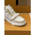 Louis Vuitton Trainer sneakers for couples, style 1A98UX
