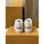 Louis Vuitton Trainer sneakers for couples, style 1A98UX
