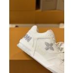 Louis Vuitton Trainer sneakers for couples, style 1A98UX