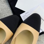 CHANEL especially popular color blocking single shoes continue the classic Chanel characteristics