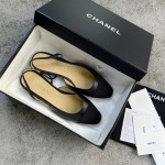 CHANEL especially popular color blocking single shoes continue the classic Chanel characteristics