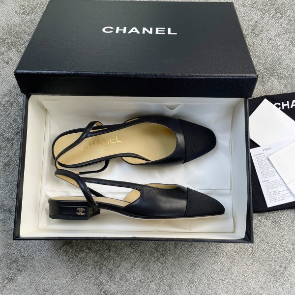 CHANEL especially popular color blocking single shoes continue the classic Chanel characteristics