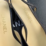 CHANEL especially popular color blocking single shoes continue the classic Chanel characteristics