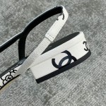 CHANEL especially popular color blocking single shoes continue the classic Chanel characteristics