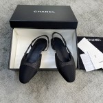CHANEL especially popular color blocking single shoes continue the classic Chanel characteristics