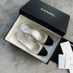 CHANEL especially popular color blocking single shoes continue the classic Chanel characteristics
