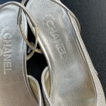 CHANEL especially popular color blocking single shoes continue the classic Chanel characteristics