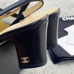 CHANEL especially popular color blocking single shoes continue the classic Chanel characteristics