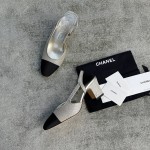 CHANEL especially popular color blocking single shoes continue the classic Chanel characteristics