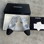 CHANEL especially popular color blocking single shoes continue the classic Chanel characteristics