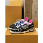 Louis Vuitton Trainer Men's Model 1A98UX