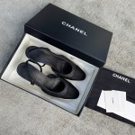 CHANEL especially popular color blocking single shoes continue the classic Chanel characteristics