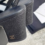 CHANEL especially popular color blocking single shoes continue the classic Chanel characteristics