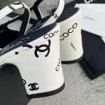 CHANEL especially popular color blocking single shoes continue the classic Chanel characteristics