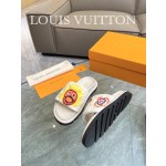 Louis Vuitton 2023 couple models embossed print