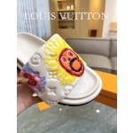 Louis Vuitton 2023 couple models embossed print