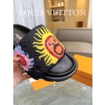 Louis Vuitton 2023 couple models embossed print