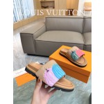 Louis Vuitton 2023 couple models embossed print