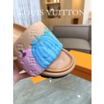 Louis Vuitton 2023 couple models embossed print