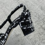 CHANEL especially popular color blocking single shoes continue the classic Chanel characteristics