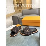 Louis Vuitton 2023 couple models embossed print