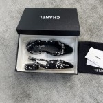 CHANEL especially popular color blocking single shoes continue the classic Chanel characteristics