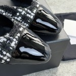 CHANEL especially popular color blocking single shoes continue the classic Chanel characteristics
