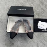 CHANEL especially popular color blocking single shoes continue the classic Chanel characteristics