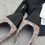 CHANEL especially popular color blocking single shoes continue the classic Chanel characteristics