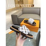Louis Vuitton 2023 couple models embossed print