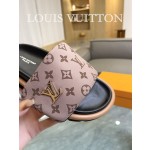 Louis Vuitton 2023 couple models embossed print