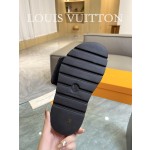 Louis Vuitton 2023 couple models embossed print