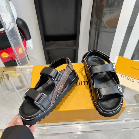 Louis Vuitton 2023 spring and summer beach sandals