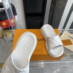 Louis Vuitton platform slippers Pool Pillow Comfort will enter the series